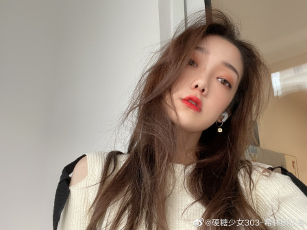 歌手希林娜依·高