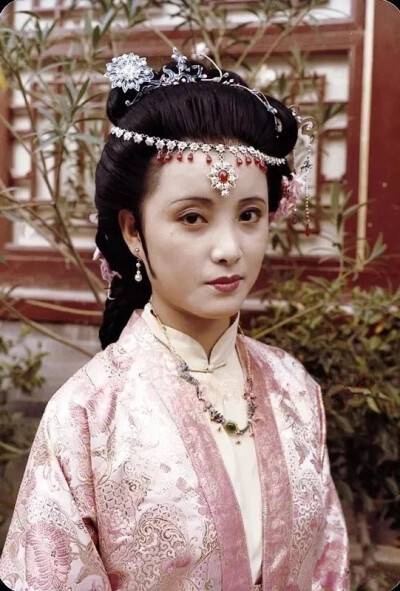 夏丽蓉