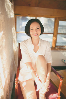 李依玲