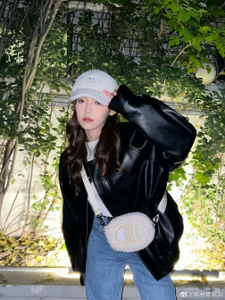 歌手希林娜依·高
