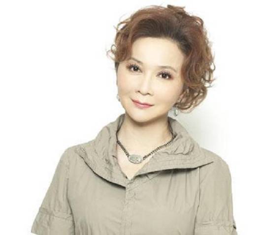 蔡明