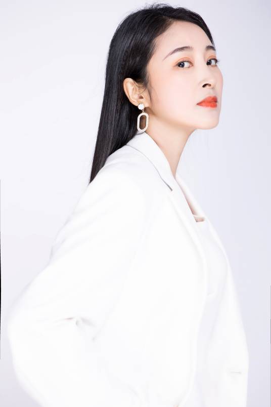 李润华