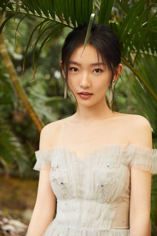 周依然