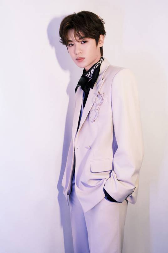 黄明昊