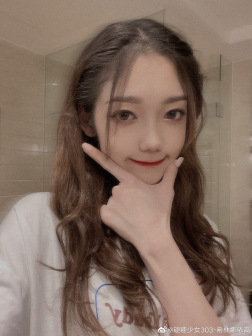 歌手希林娜依·高