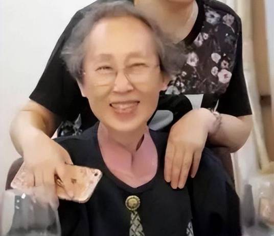 李凤英