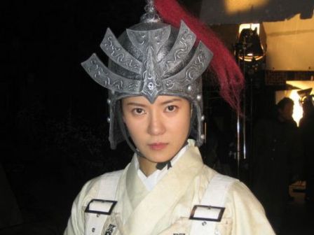 2005《正德演义》饰演：周妃