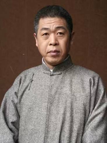 尹元章