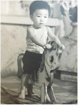 2岁的李小鹏