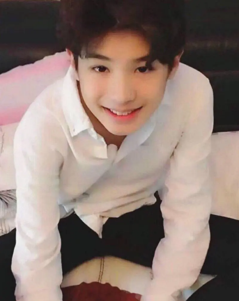 早年照片（黄明昊）