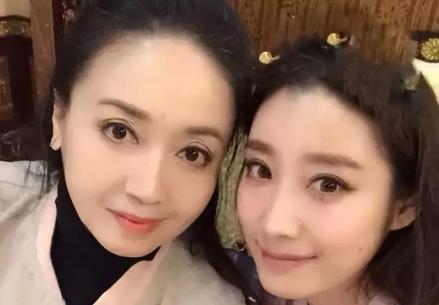 魏慧丽与女儿