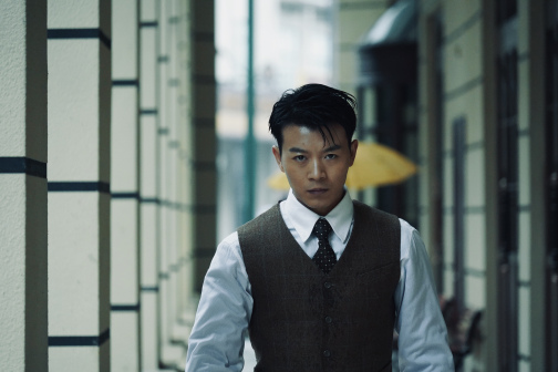 李明亮写真照
