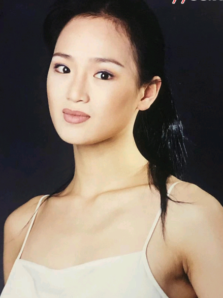 周显欣早期写真