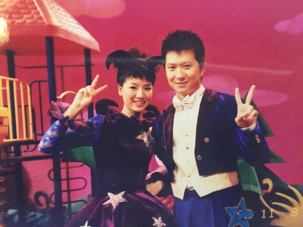 红果果、绿泡泡主持《智慧树》