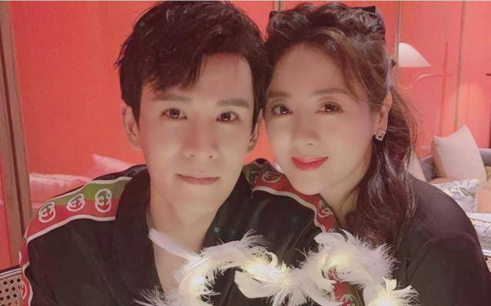 夫妻二人生活照