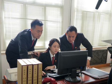 《特别追踪》