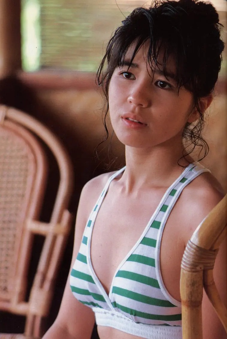 石野真子