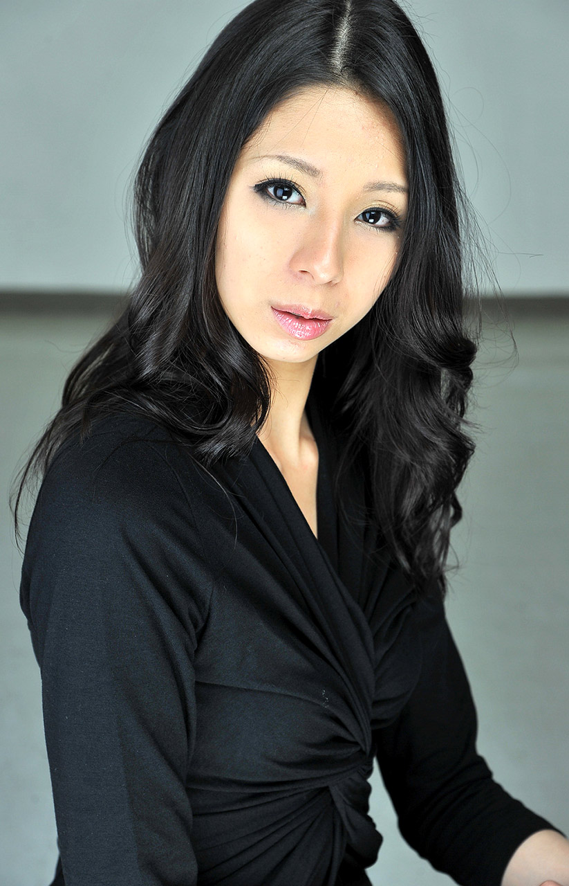 三上香里菜(真田レイラ、KarinaMikami)