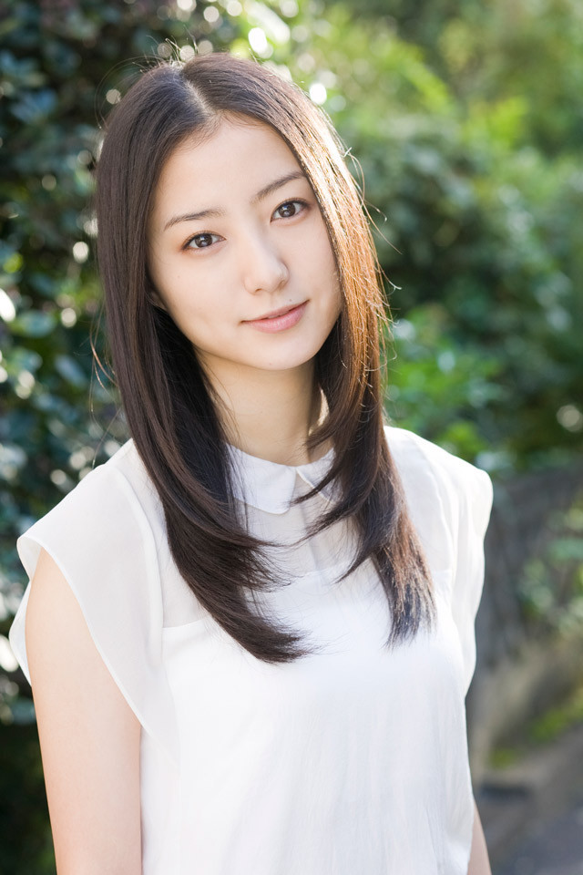 高田里穗