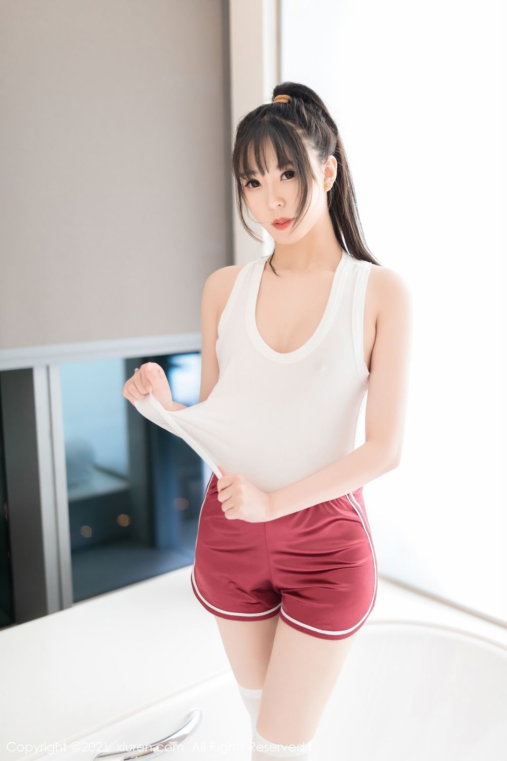 美女模特小波多居家女友清凉服饰凹凸身材性感写真