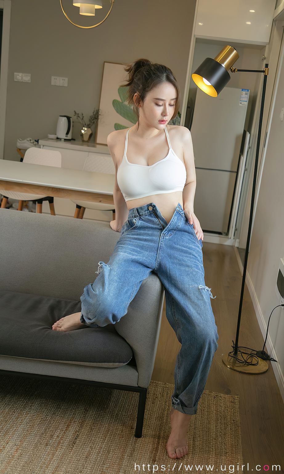 美女模特Coral多套居家服饰你眼里的光主题性感写真