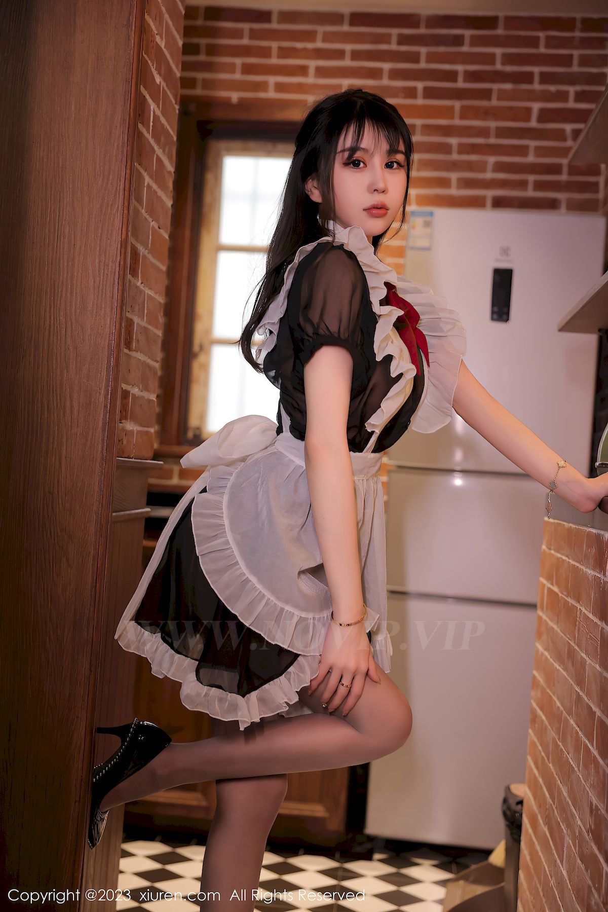 tina_甜仔女仆服饰搭配诱人黑丝性感写真