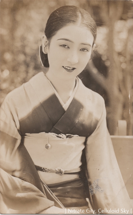 川崎弘子