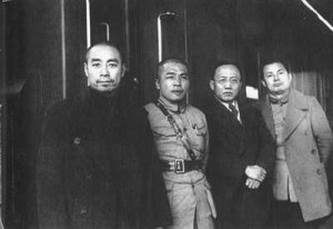 1938年周恩来和郭沫若、叶剑英同彭德怀