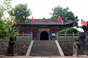 勐卧佛寺双塔