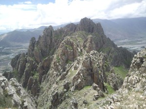 根培乌孜山西段山顶独特风景