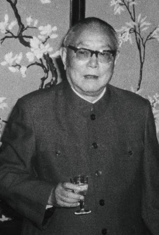 李先念